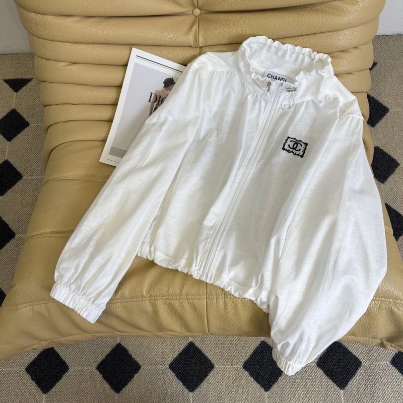 EyeCatching Chanel Outwear 109800