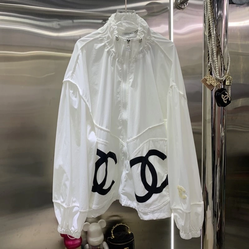 Breathable Chanel Outwear 109775