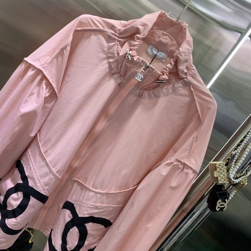 Breathable Chanel Outwear 109775