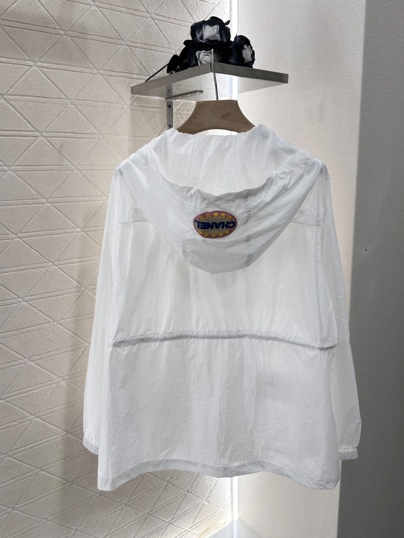Chanel Outwear FreshLook 109464