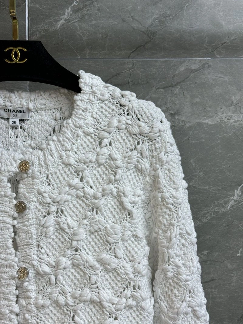 FashionForward Chanel Outwear 109444