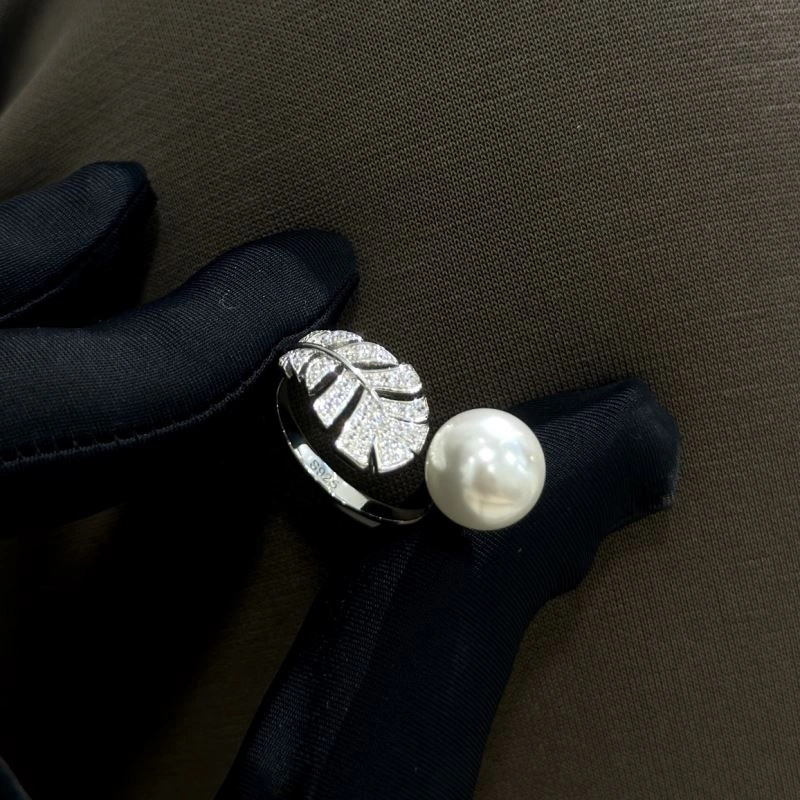 Contemporary Chanel Rings 231431