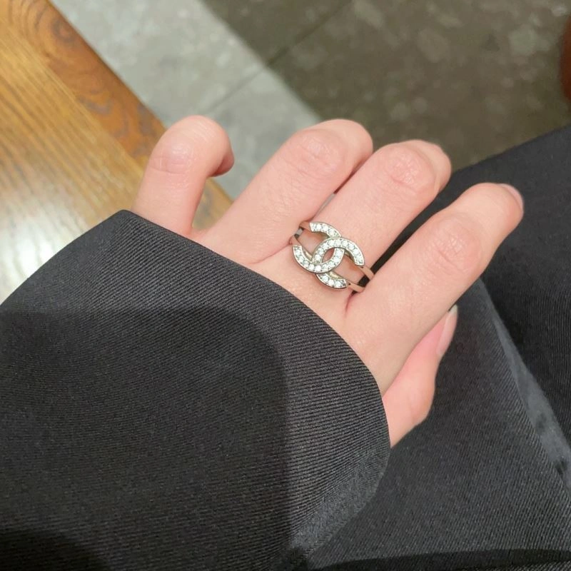 Snug Chanel Rings 229337