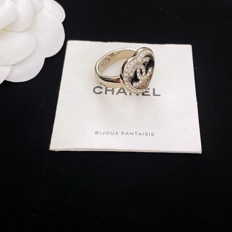Minimalist Chanel Rings 228422