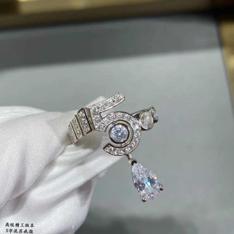 Supportive Chanel Rings 226519