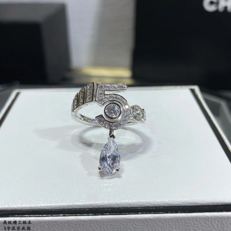 Supportive Chanel Rings 226519