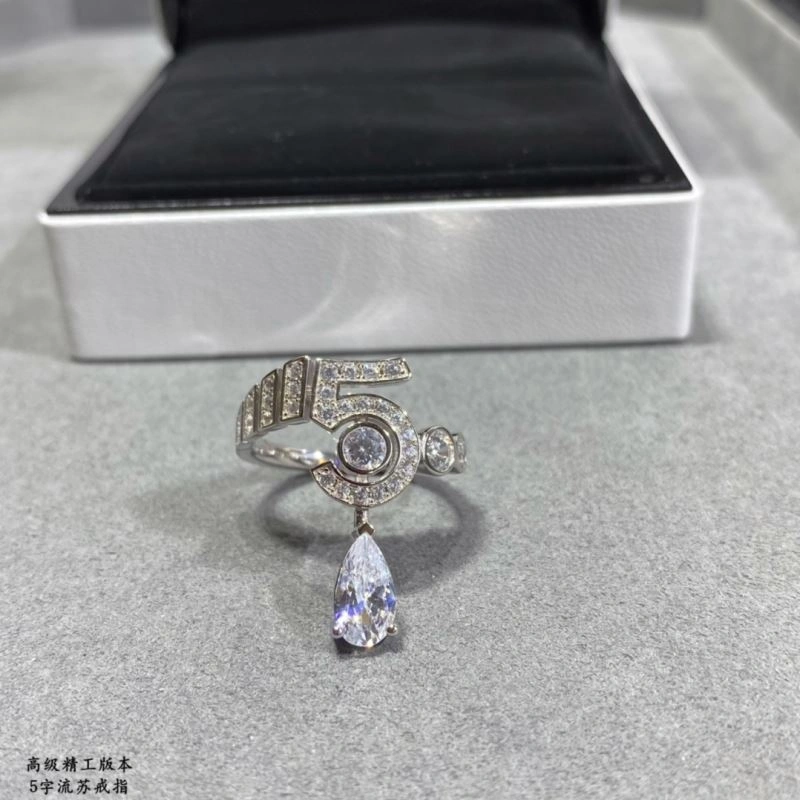 Supportive Chanel Rings 226519