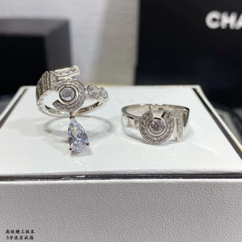 Supportive Chanel Rings 226519
