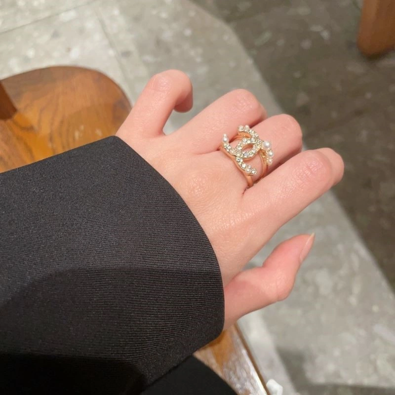 Compact Chanel Rings 222034