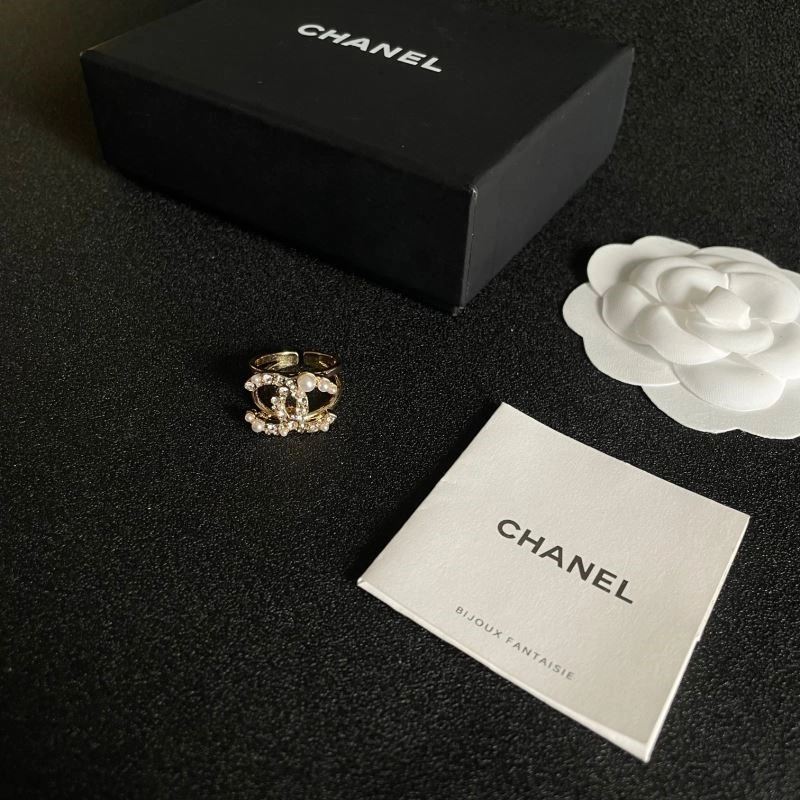 Compact Chanel Rings 222034