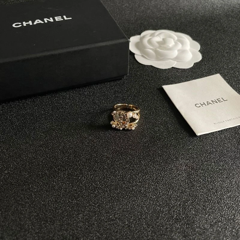 Compact Chanel Rings 222034