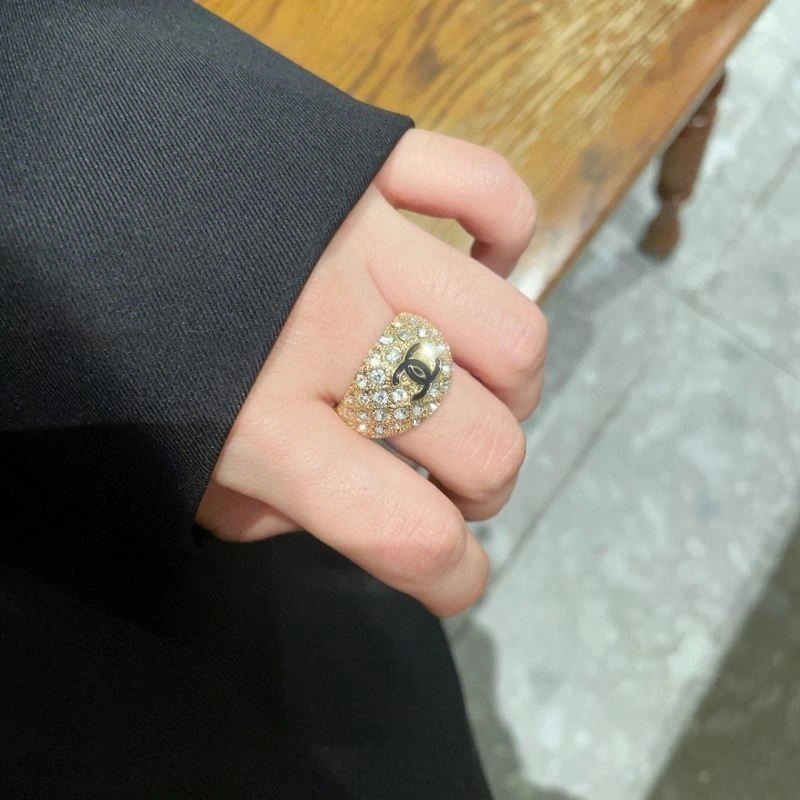 Cozy Chanel Rings 220517