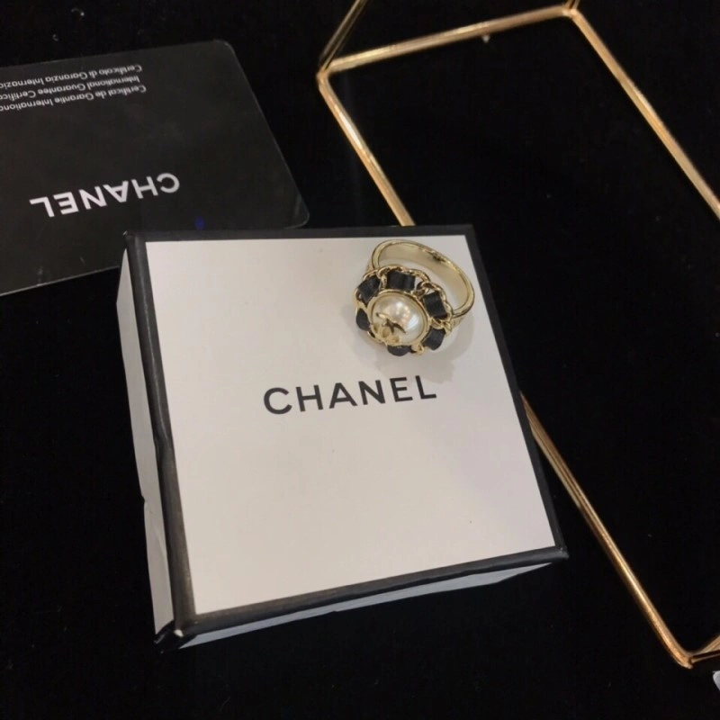 EyeCatching Chanel Rings 220498