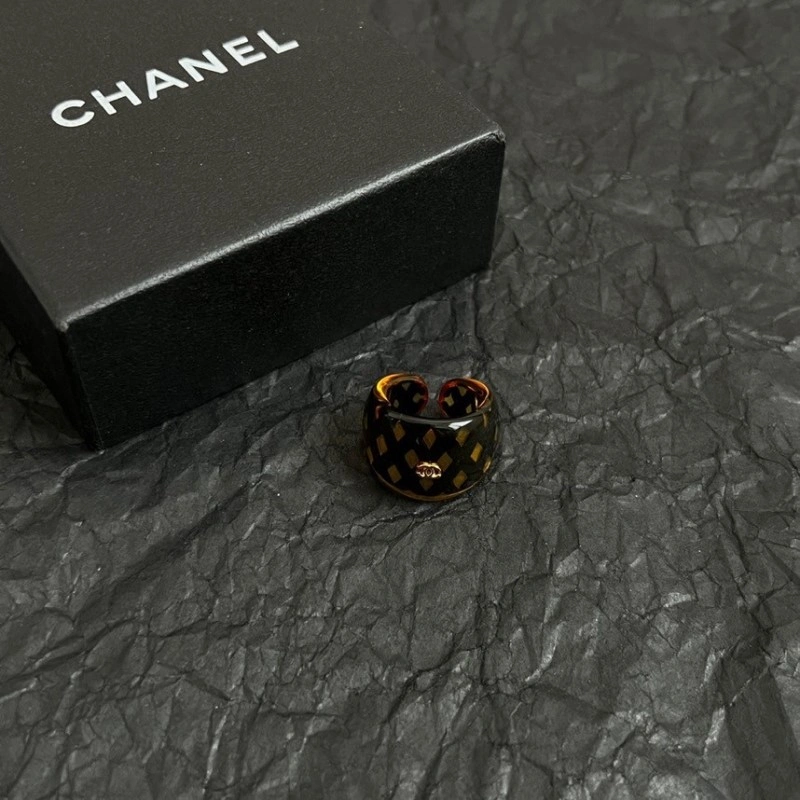 Sporty Chanel Rings 220499