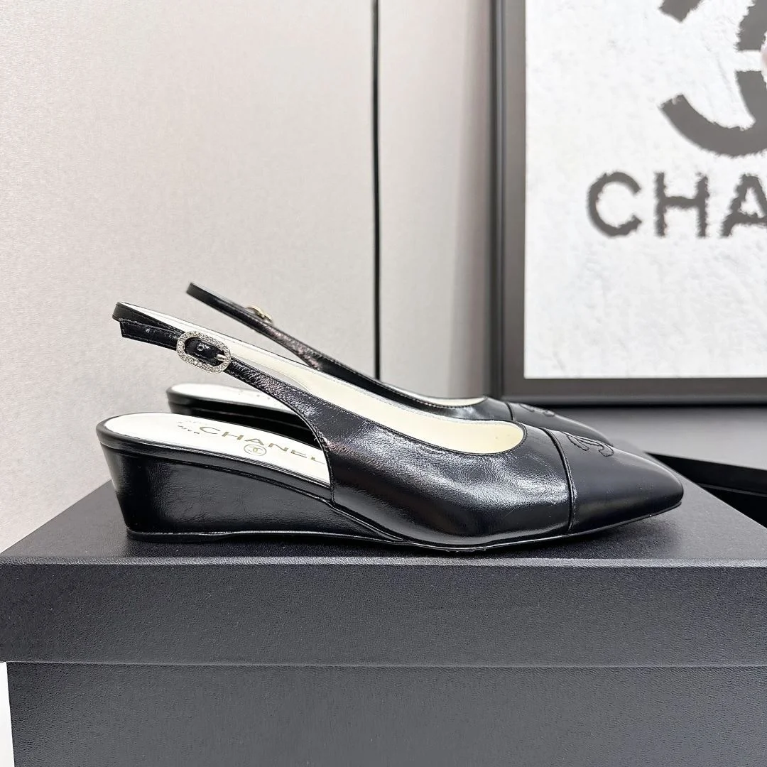 Sporty Chanel Sandals 18501