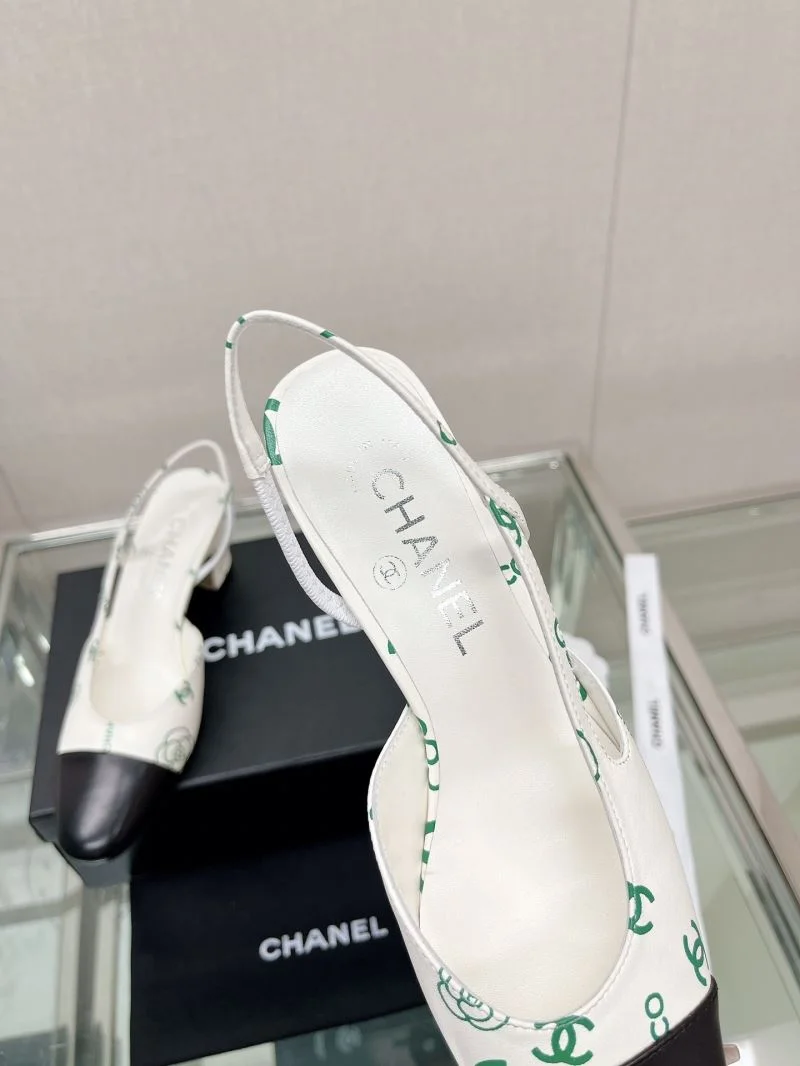 Chanel Sandals Lightweight 20049