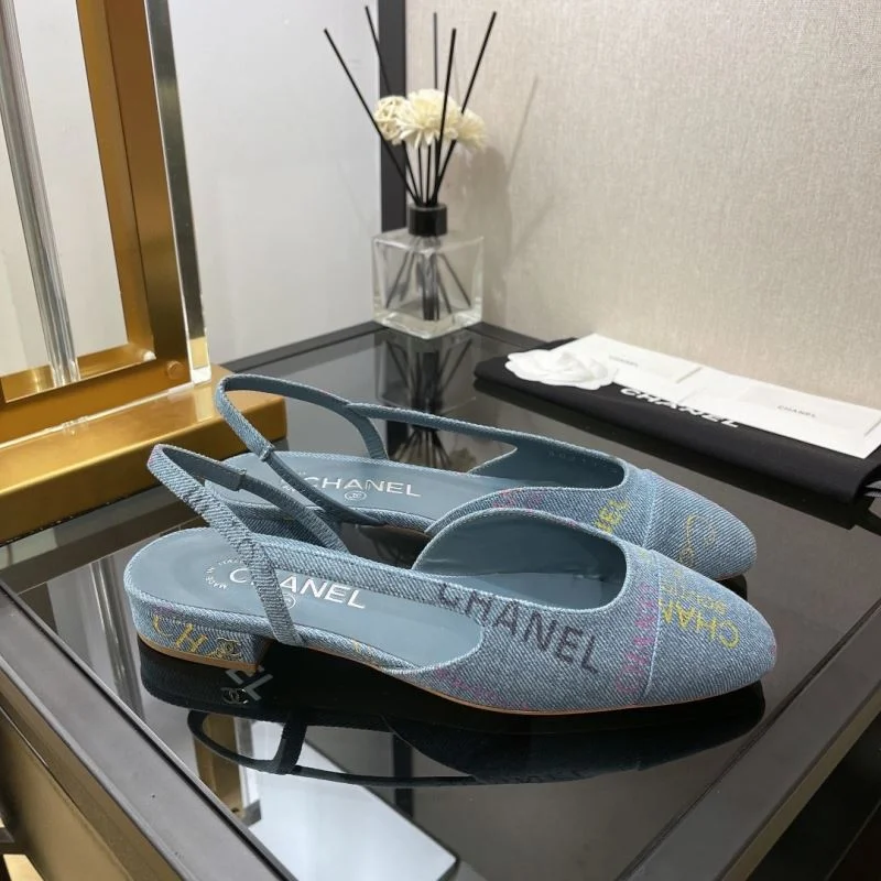 Trendsetting Chanel Sandals 20071