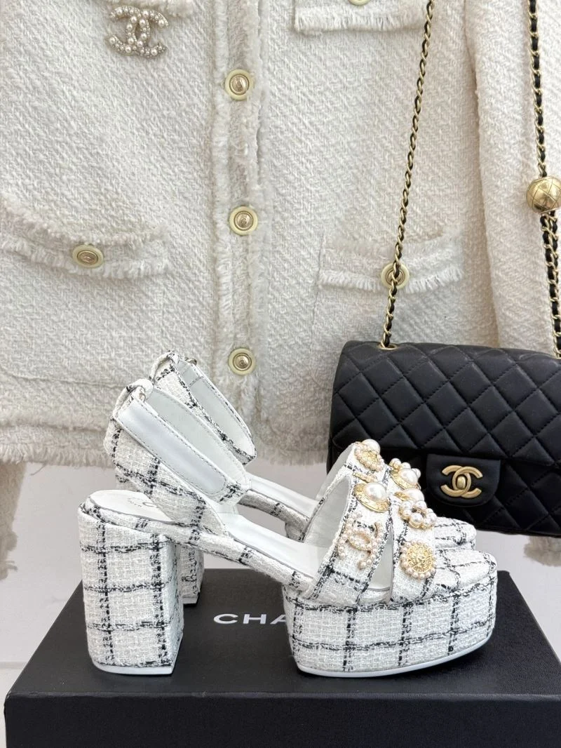 Chanel Sandals Sleek 19261