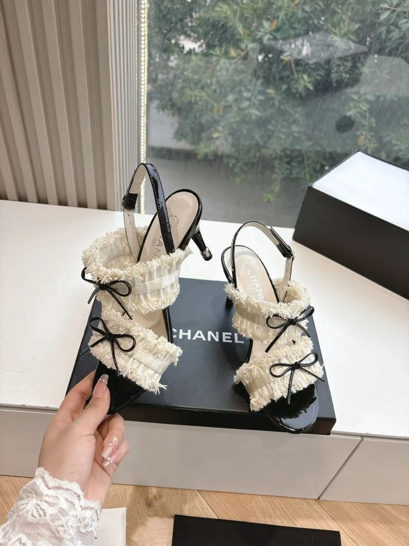 Trendsetting Chanel Sandals 19185
