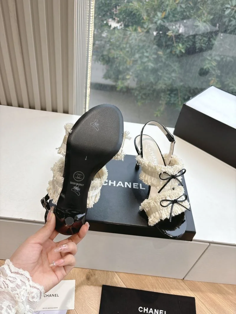 Trendsetting Chanel Sandals 19185