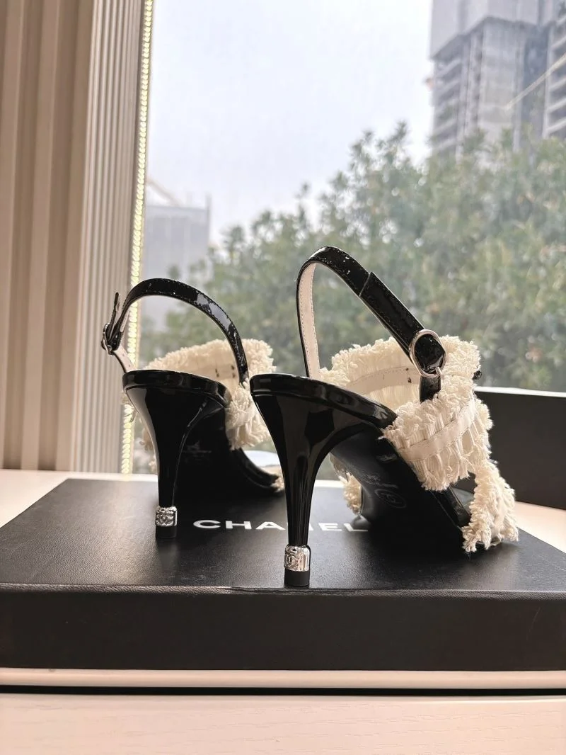 Trendsetting Chanel Sandals 19185