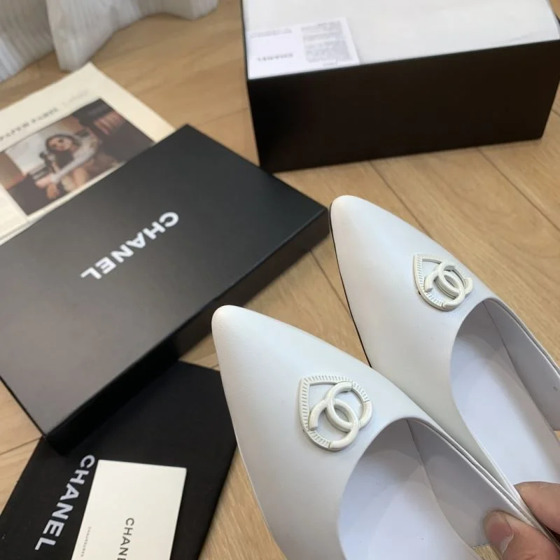 EyeCatching Chanel Sandals 19208
