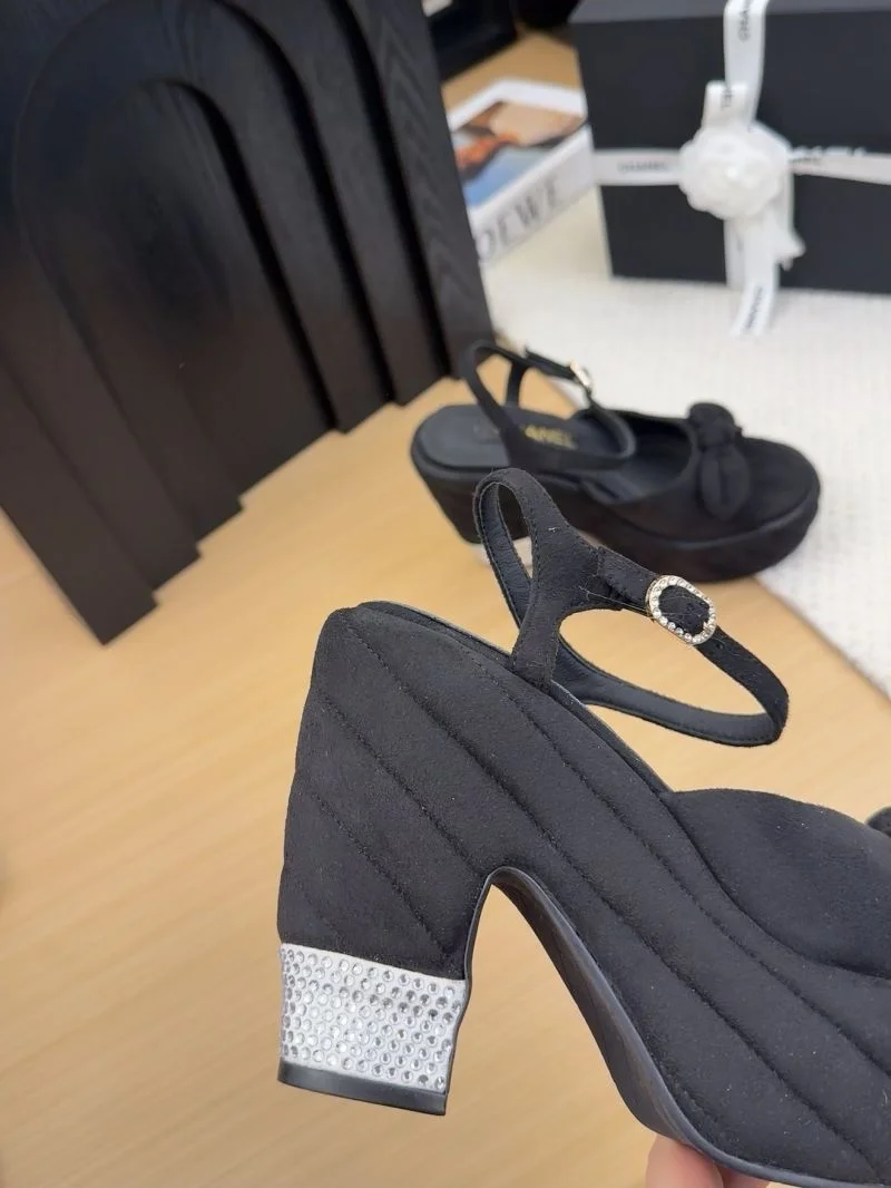 Chic Chanel Sandals 19095