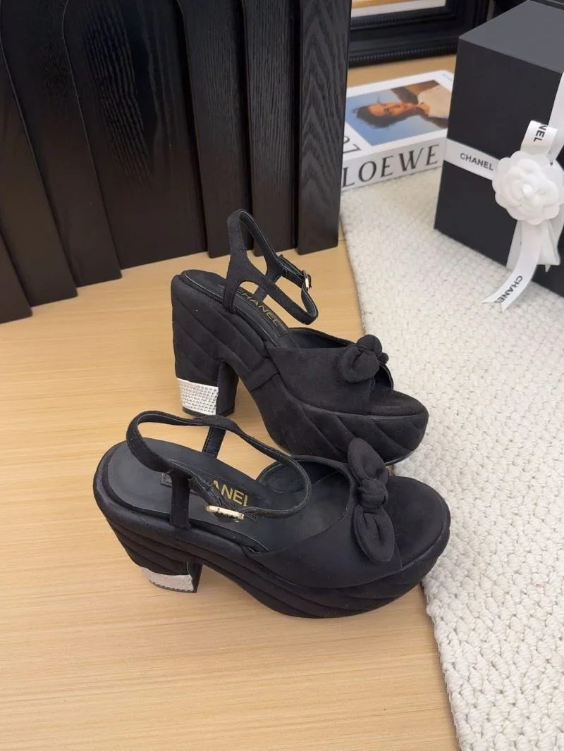 Chic Chanel Sandals 19095