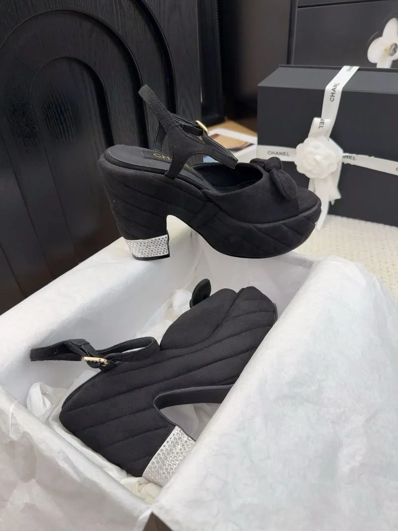 Chic Chanel Sandals 19095