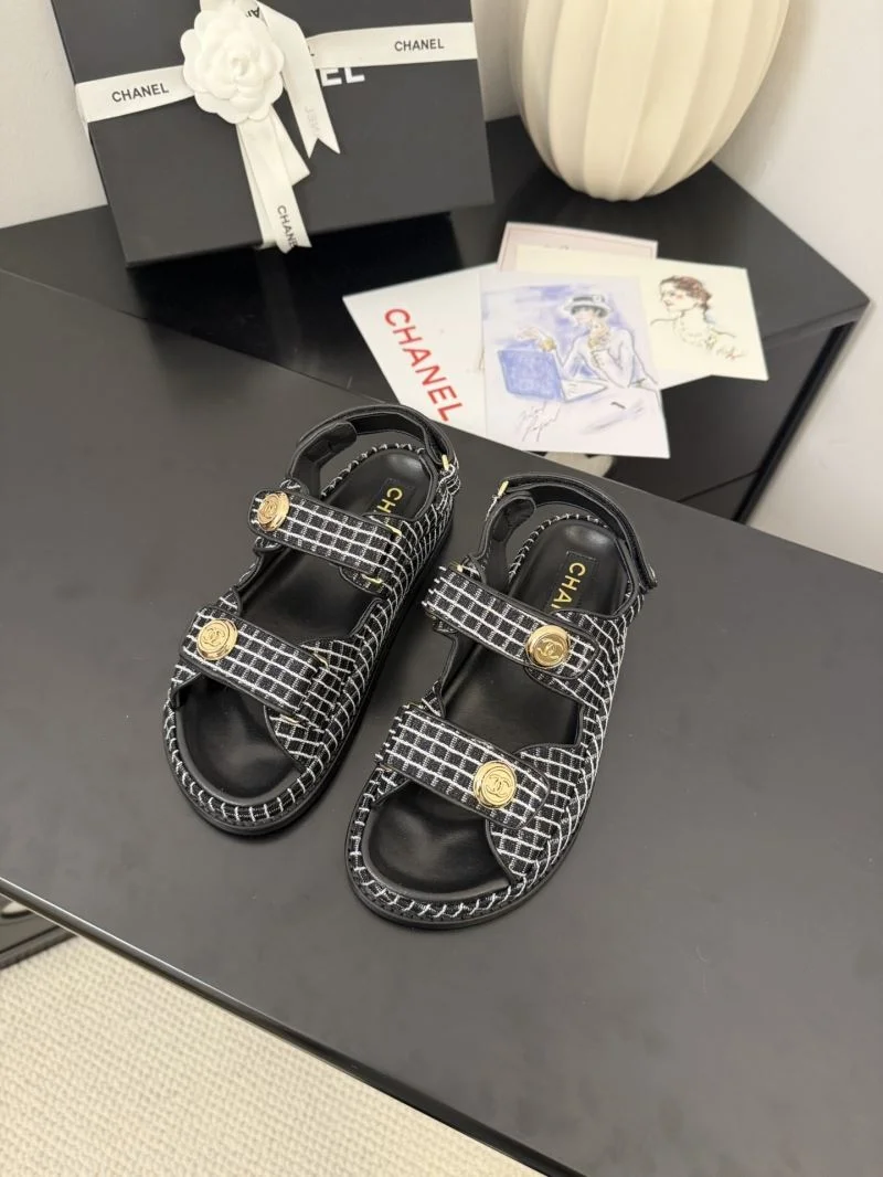 Chic Chanel Sandals 19014