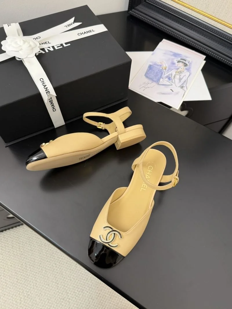Effortless Chanel Sandals 18986