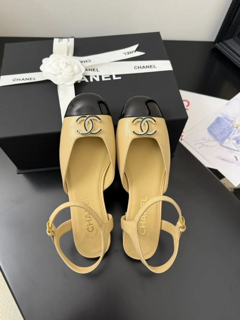Effortless Chanel Sandals 18986