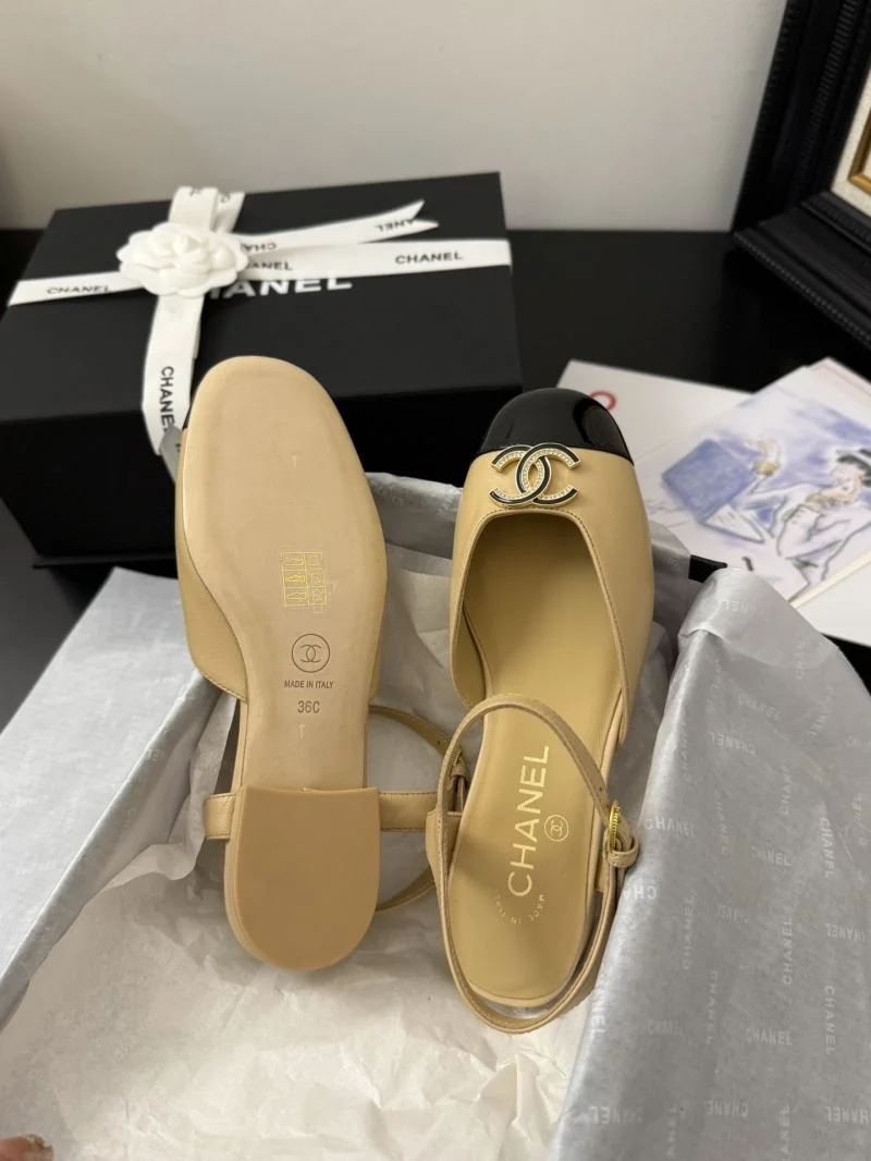 Effortless Chanel Sandals 18986