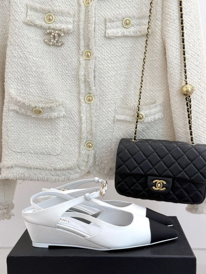 MoistureWicking Chanel Sandals 18934