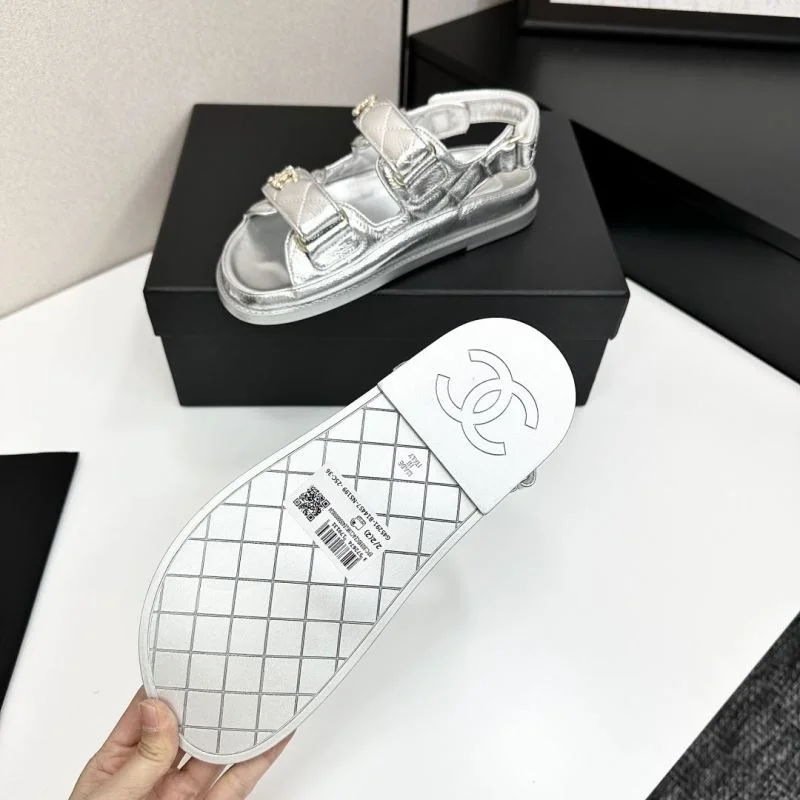 Snug Chanel Sandals 20423
