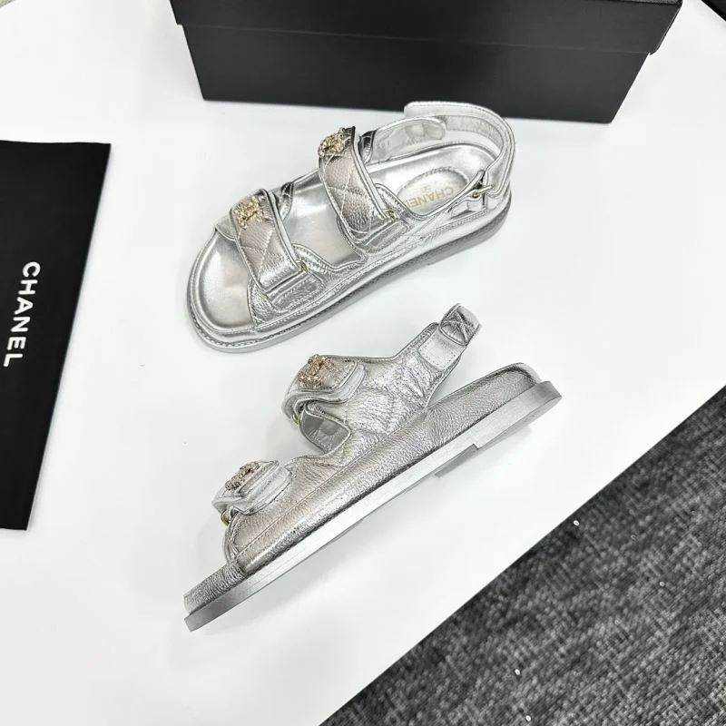 Snug Chanel Sandals 20423