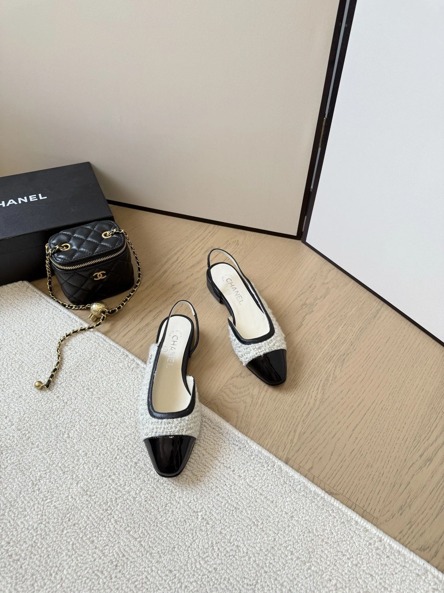 EyeCatching Chanel Sandals 17991