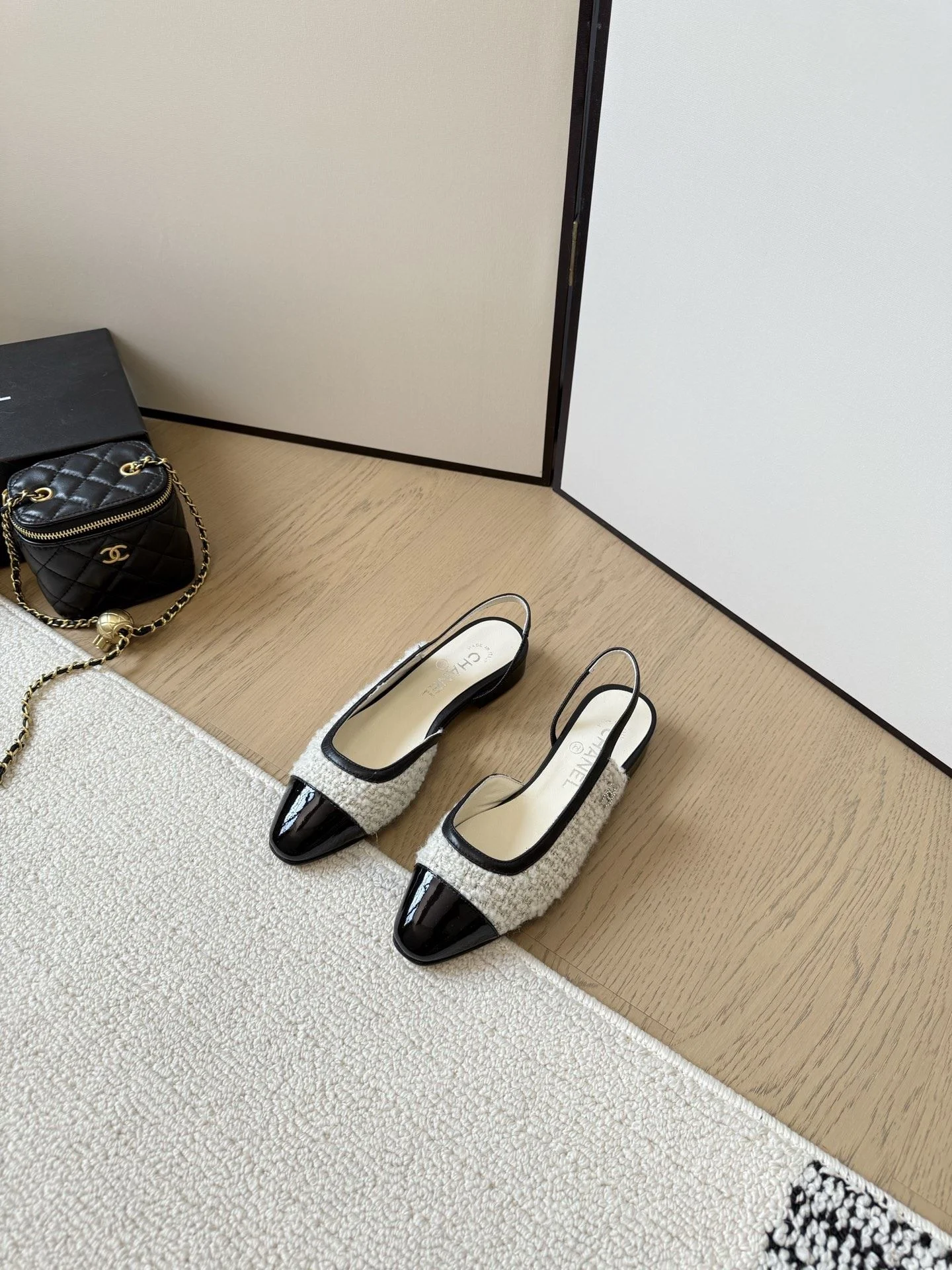 EyeCatching Chanel Sandals 17991