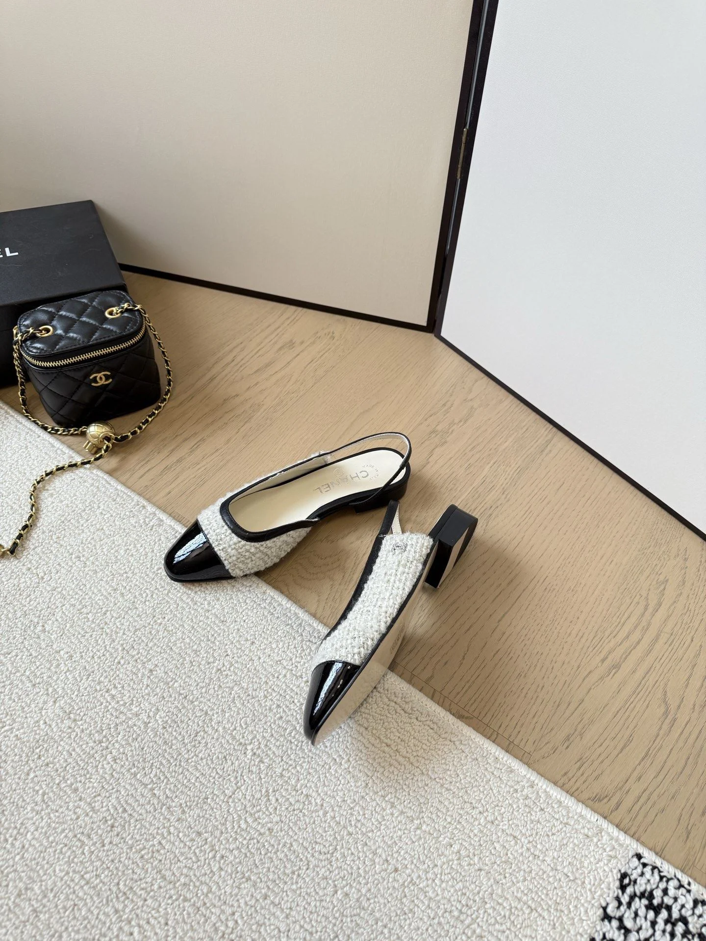 EyeCatching Chanel Sandals 17991