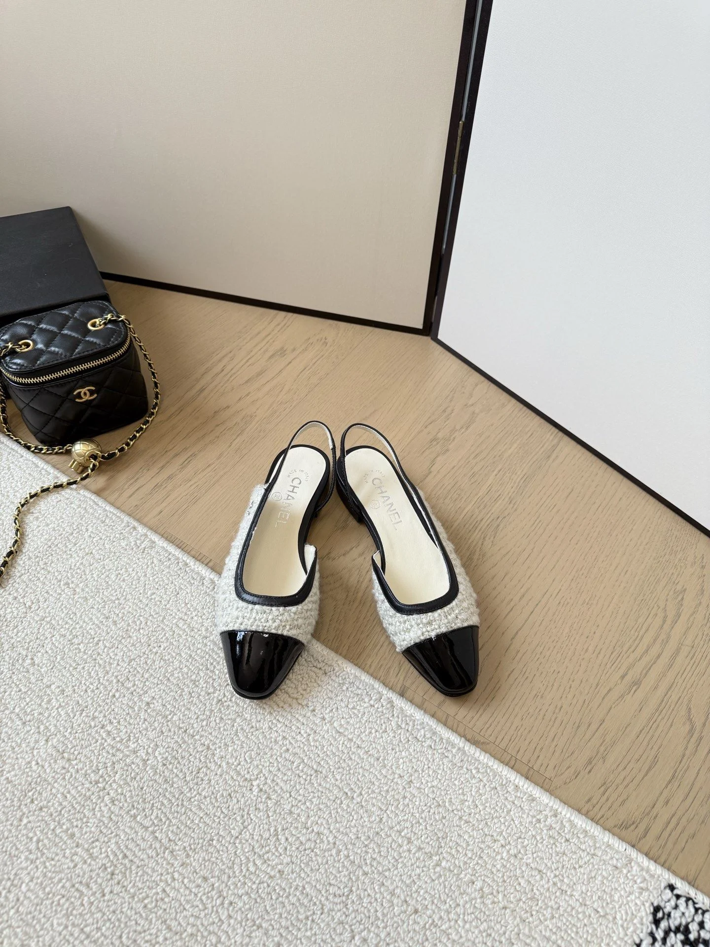 EyeCatching Chanel Sandals 17991
