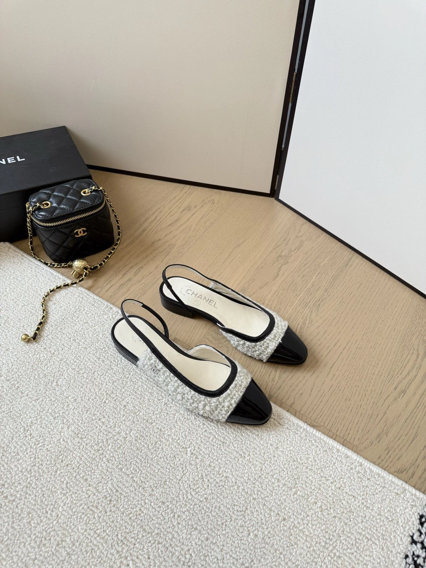 EyeCatching Chanel Sandals 17991