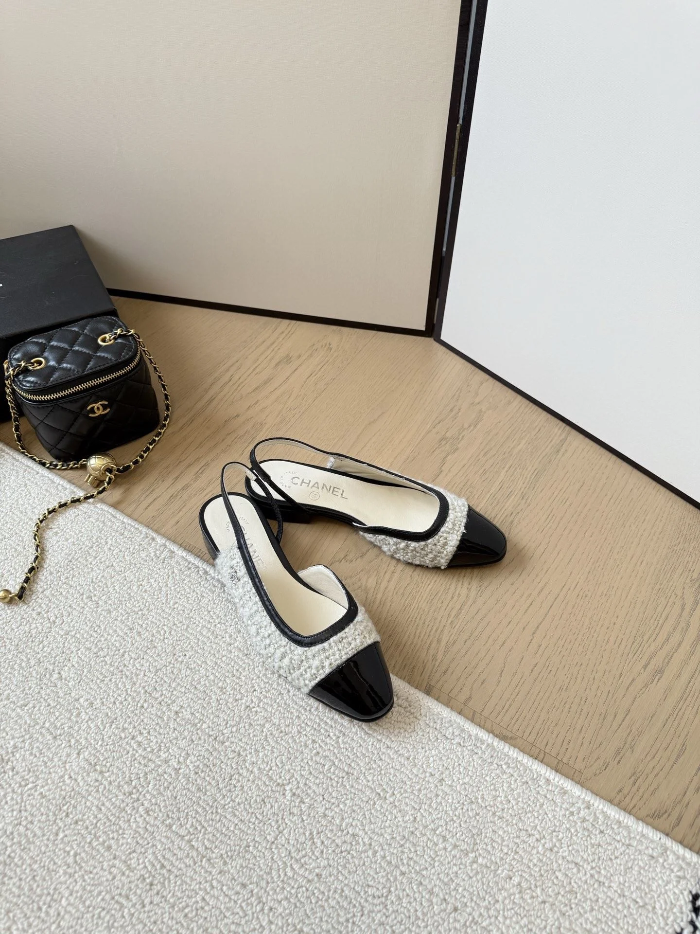 EyeCatching Chanel Sandals 17991