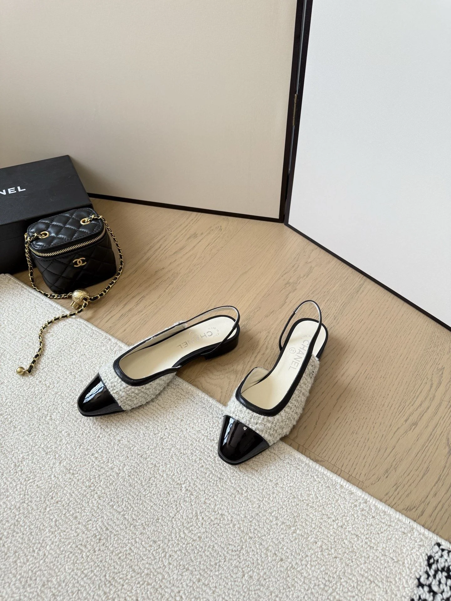 EyeCatching Chanel Sandals 17991