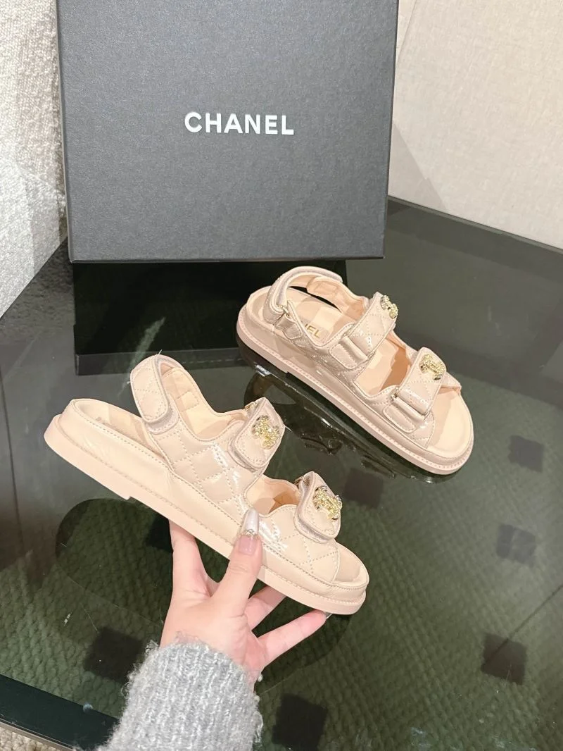 Elegant Chanel Sandals 17912