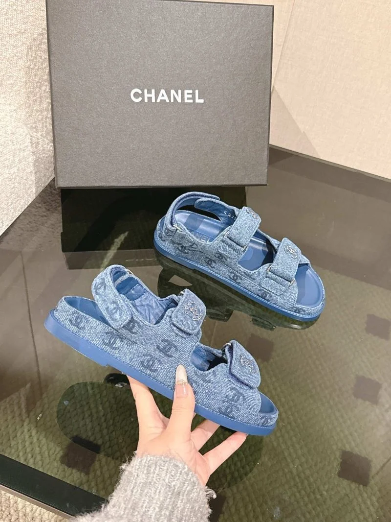 Trendsetting Chanel Sandals 17909