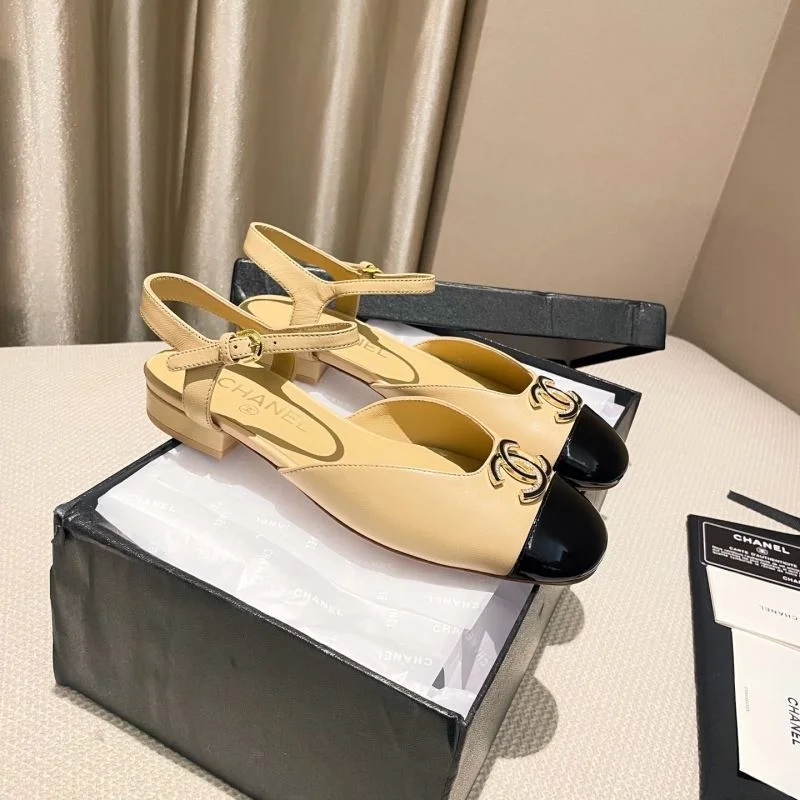 Chanel Sandals Elegant 17823