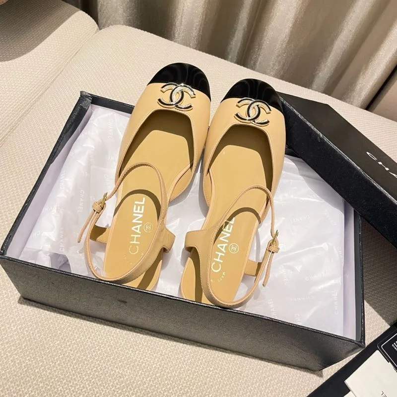 Chanel Sandals Elegant 17823