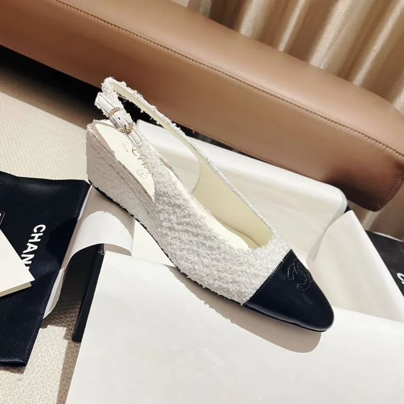 Functional Chanel Sandals 17763