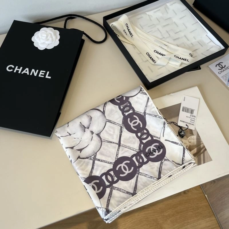 Chanel Scarf Vibrant 270835