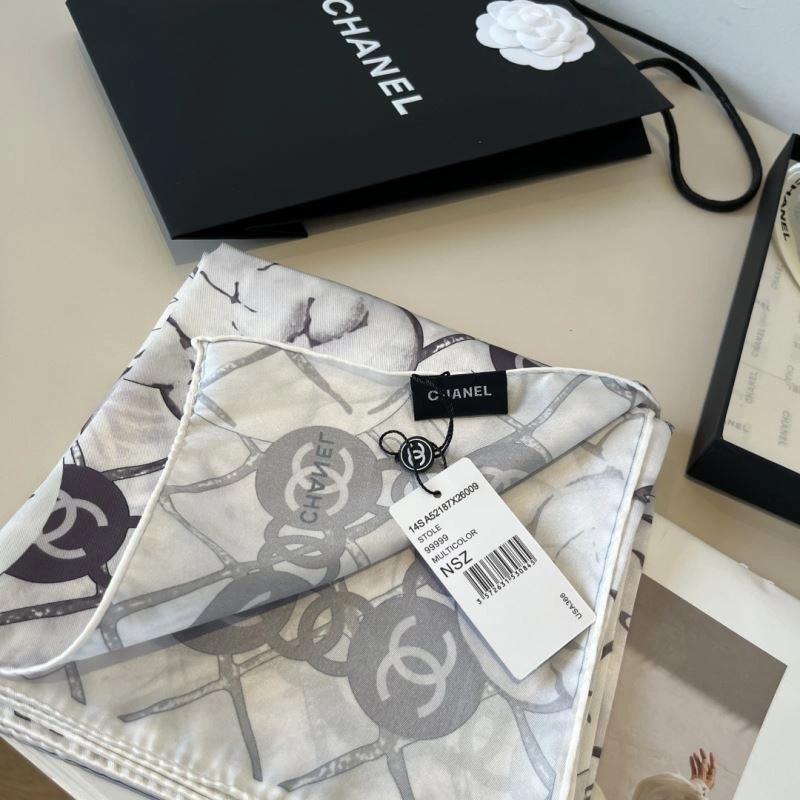Chanel Scarf Vibrant 270835